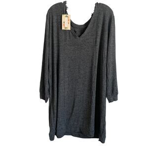 NWT Velzera Womens 2X Grey/Black 3/4 Sleeve Thin Sweater Tunic Top Blouse V Neck